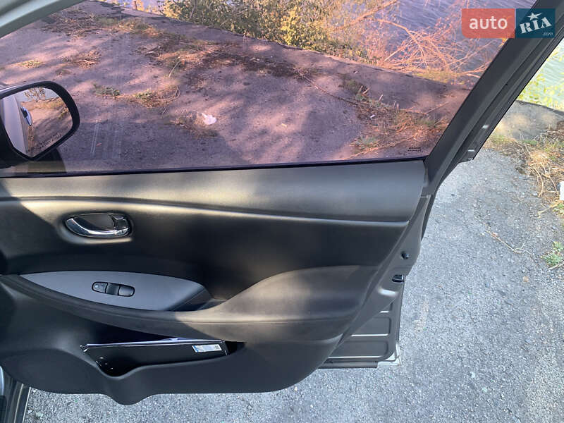 Хэтчбек Nissan Leaf 2014 в Днепре фото 32 Хэтчбек Nissan Leaf 2014 в Днепре