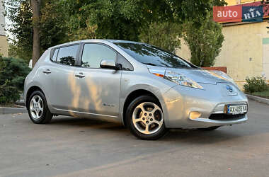 Хэтчбек Nissan Leaf 2012 в 