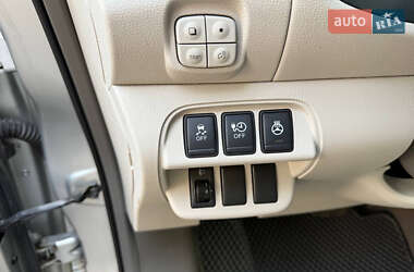 Хэтчбек Nissan Leaf 2012 в 