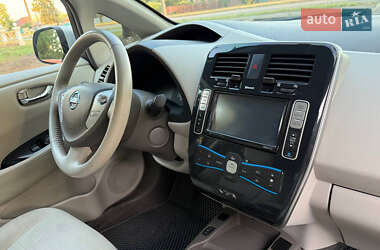 Хэтчбек Nissan Leaf 2012 в 