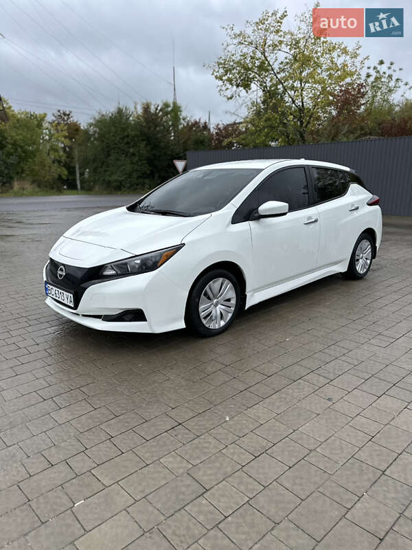 Хэтчбек Nissan Leaf 2023 в Тернополе