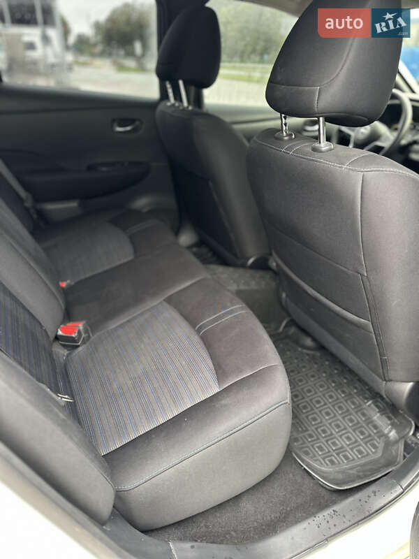 Хэтчбек Nissan Leaf 2023 в Тернополе