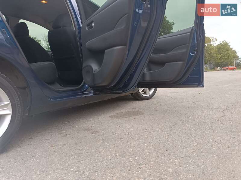 Хэтчбек Nissan Leaf 2017 в Одессе