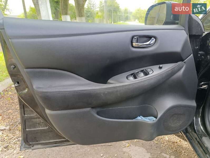 Хэтчбек Nissan Leaf 2013 в Луцке
