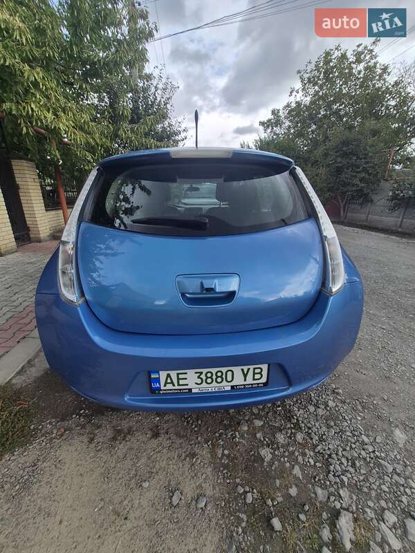 Хэтчбек Nissan Leaf 2013 в Днепре