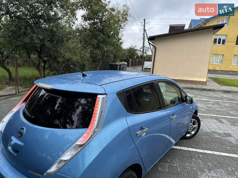 Хэтчбек Nissan Leaf 2012 в Львове