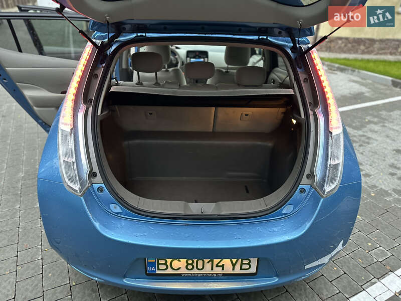 Хэтчбек Nissan Leaf 2012 в Львове