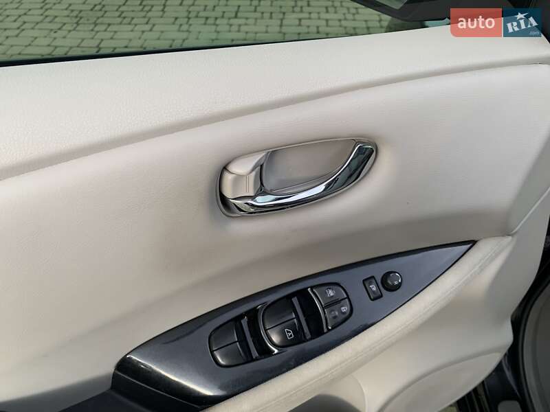 Хэтчбек Nissan Leaf 2014 в Одессе