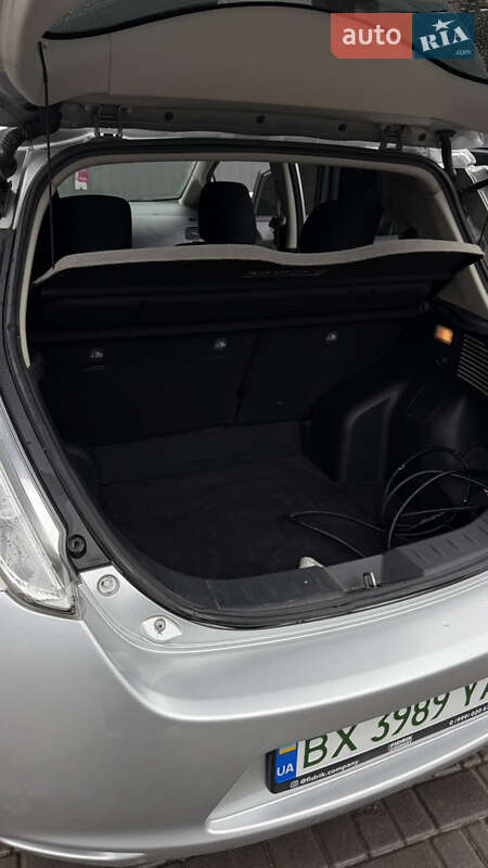 Хэтчбек Nissan Leaf 2014 в Каменец-Подольском