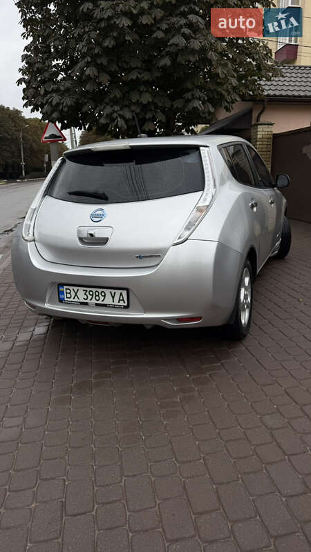 Хэтчбек Nissan Leaf 2014 в Каменец-Подольском