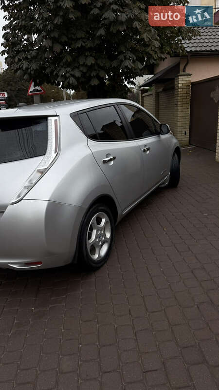 Хэтчбек Nissan Leaf 2014 в Каменец-Подольском