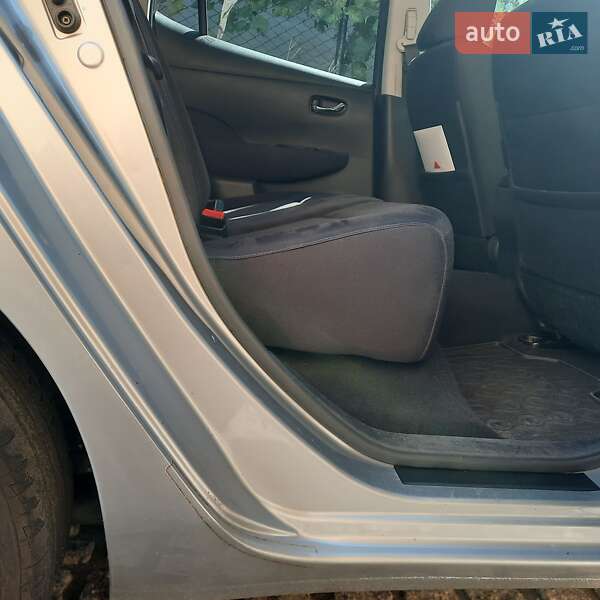 Хэтчбек Nissan Leaf 2015 в Первомайске