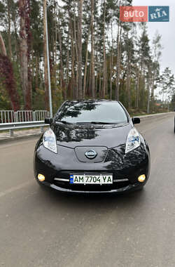 Хэтчбек Nissan Leaf 2014 в 
