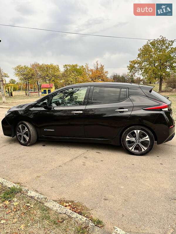 Хэтчбек Nissan Leaf 2018 в Днепре