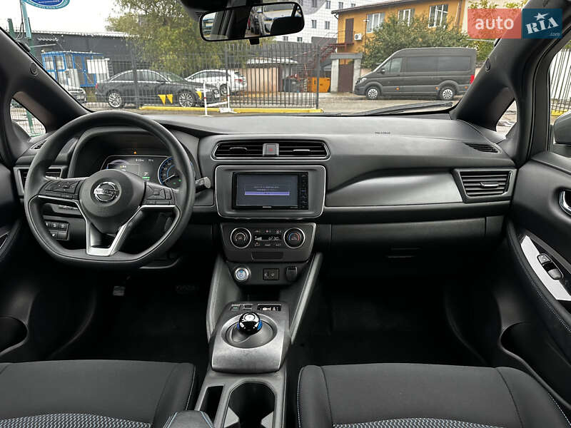 Хэтчбек Nissan Leaf 2019 в Киеве
