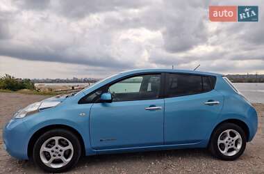 Хэтчбек Nissan Leaf 2014 в 