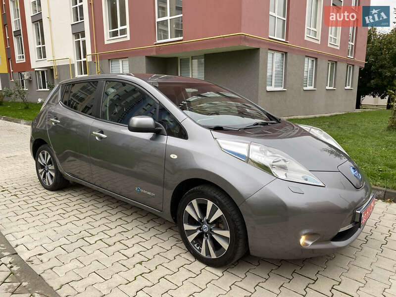 Хэтчбек Nissan Leaf 2015 в Черновцах