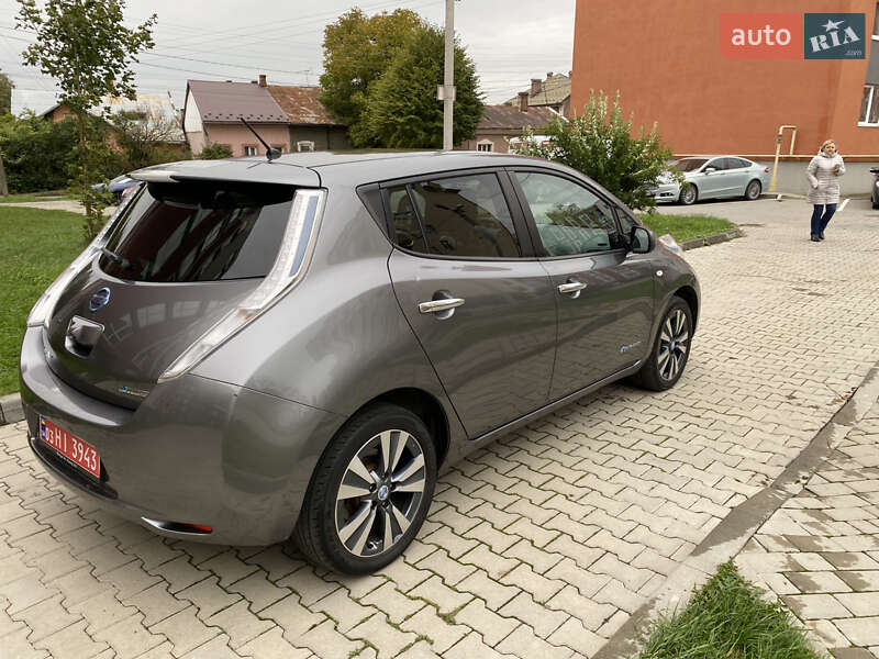 Хэтчбек Nissan Leaf 2015 в Черновцах