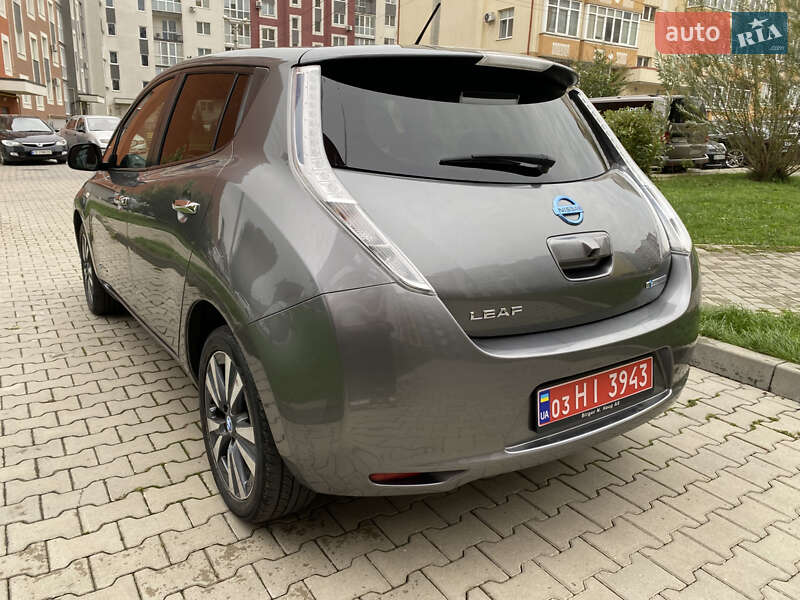 Хэтчбек Nissan Leaf 2015 в Черновцах