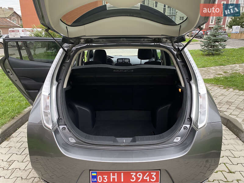 Хэтчбек Nissan Leaf 2015 в Черновцах