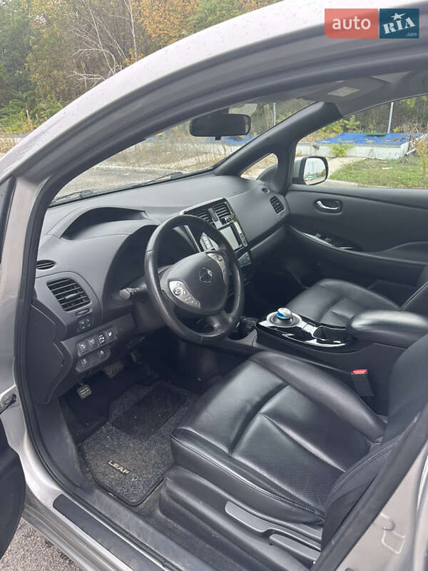 Хетчбек Nissan Leaf 2015 в Кам'янському