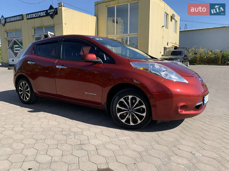 Хетчбек Nissan Leaf 2015 в Львові