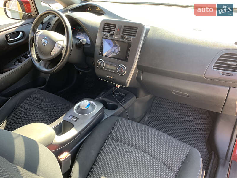 Хетчбек Nissan Leaf 2015 в Львові