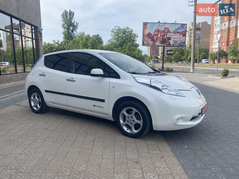 Хетчбек Nissan Leaf 2014 в Івано-Франківську