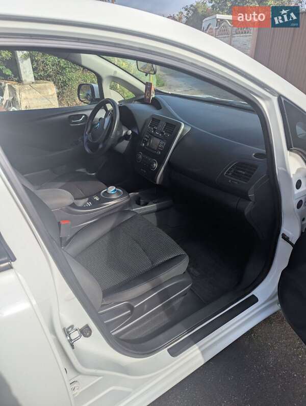 Хэтчбек Nissan Leaf 2014 в Житомире