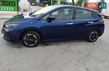 Хэтчбек Nissan Leaf 2023 в 