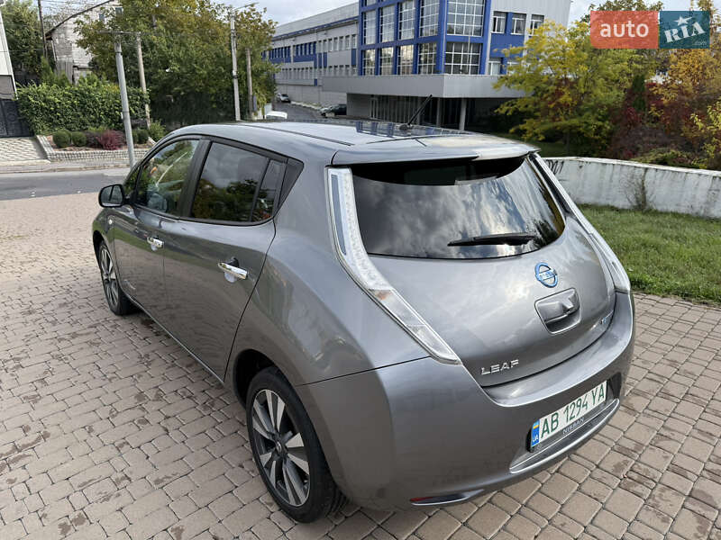 Хетчбек Nissan Leaf 2015 в Вінниці