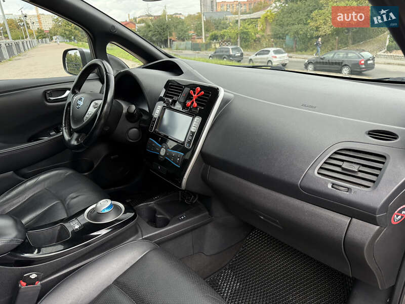 Хетчбек Nissan Leaf 2015 в Вінниці