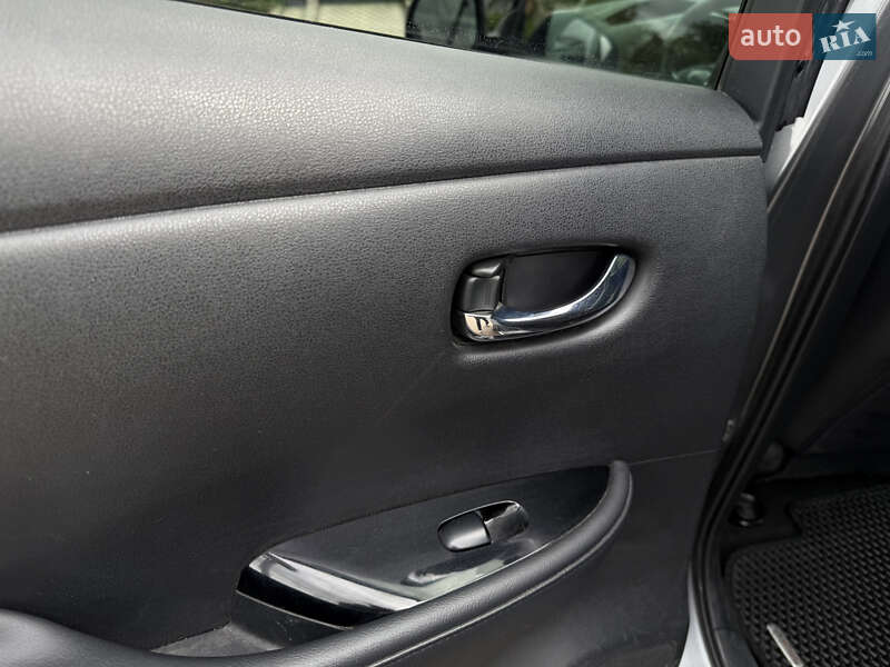 Хетчбек Nissan Leaf 2015 в Вінниці
