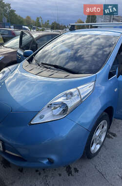 Хэтчбек Nissan Leaf 2011 в 
