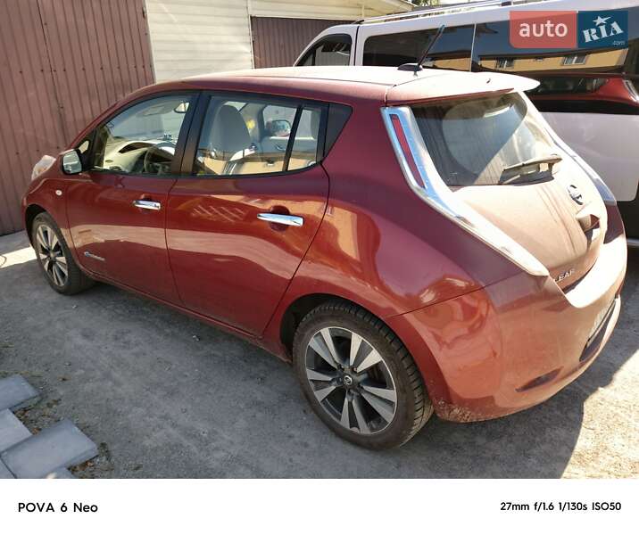 Хетчбек Nissan Leaf 2012 в Бородянці