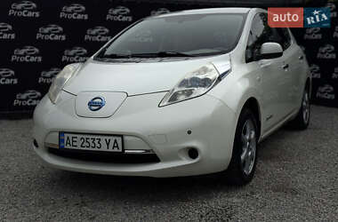 Хэтчбек Nissan Leaf 2011 в Новомосковске