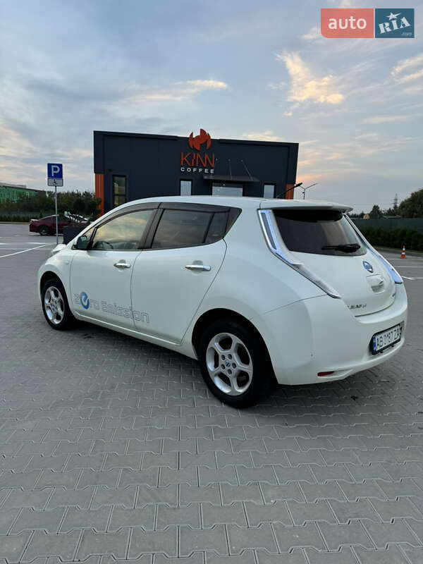 Хэтчбек Nissan Leaf 2011 в Виннице