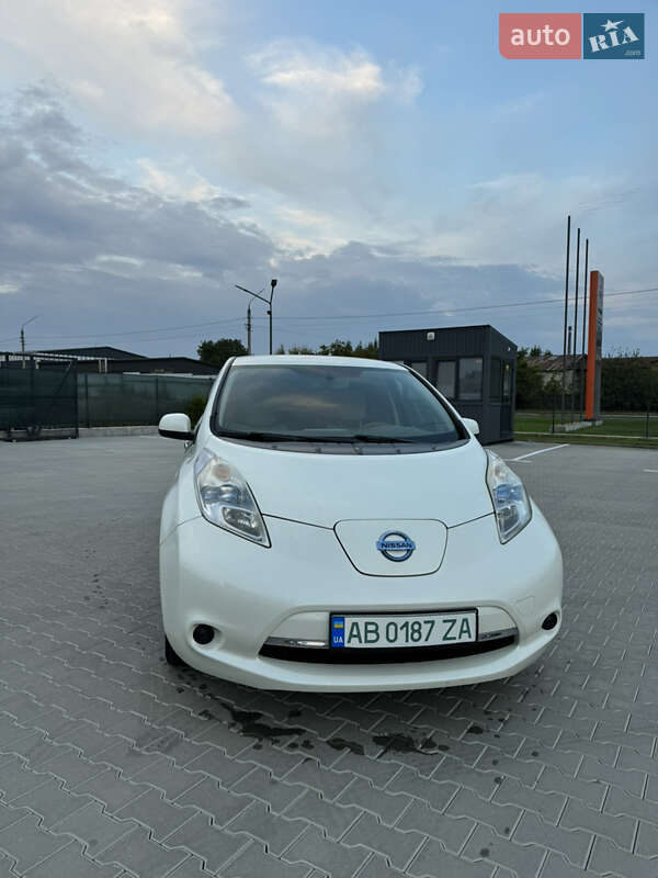Хэтчбек Nissan Leaf 2011 в Виннице