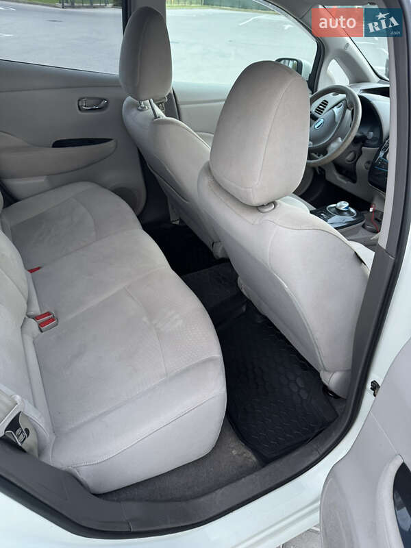Хэтчбек Nissan Leaf 2011 в Виннице