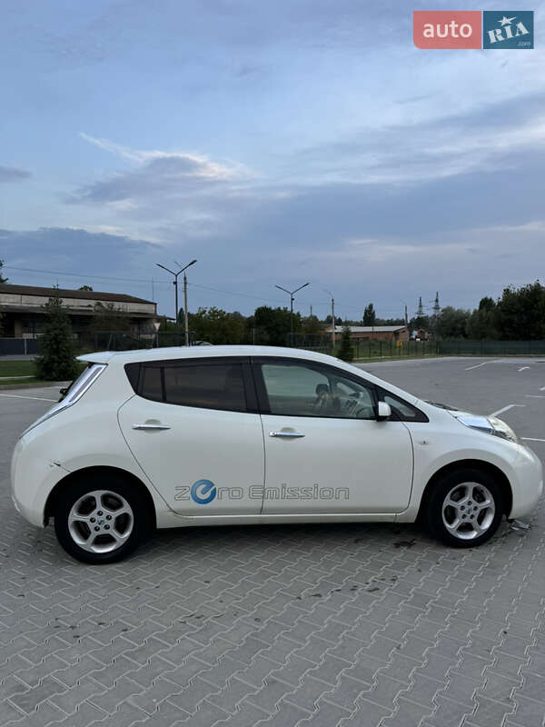 Хэтчбек Nissan Leaf 2011 в Виннице