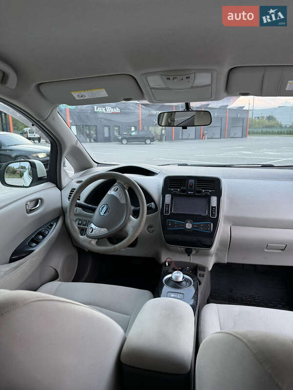 Хэтчбек Nissan Leaf 2011 в Виннице