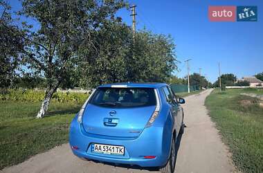 Хетчбек Nissan Leaf 2014 в  фото 15 Хетчбек Nissan Leaf 2014 в