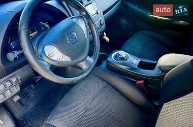 Хетчбек Nissan Leaf 2014 в  фото 25 Хетчбек Nissan Leaf 2014 в