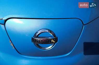 Хетчбек Nissan Leaf 2014 в  фото 27 Хетчбек Nissan Leaf 2014 в