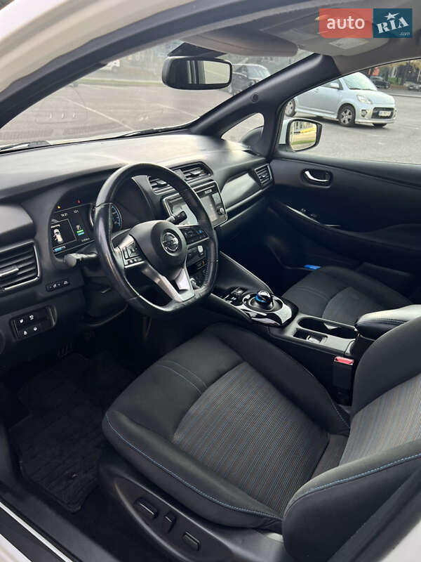 Хэтчбек Nissan Leaf 2018 в Ровно