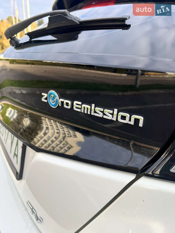 Хэтчбек Nissan Leaf 2018 в Ровно