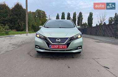 Хэтчбек Nissan Leaf 2018 в 