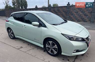 Хэтчбек Nissan Leaf 2018 в 