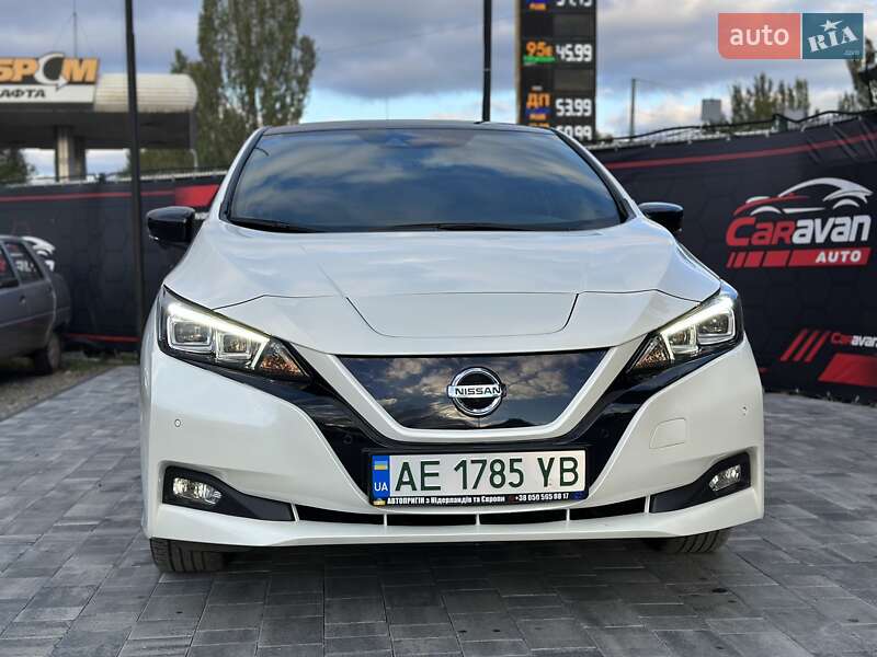 Хетчбек Nissan Leaf 2018 в Дніпрі