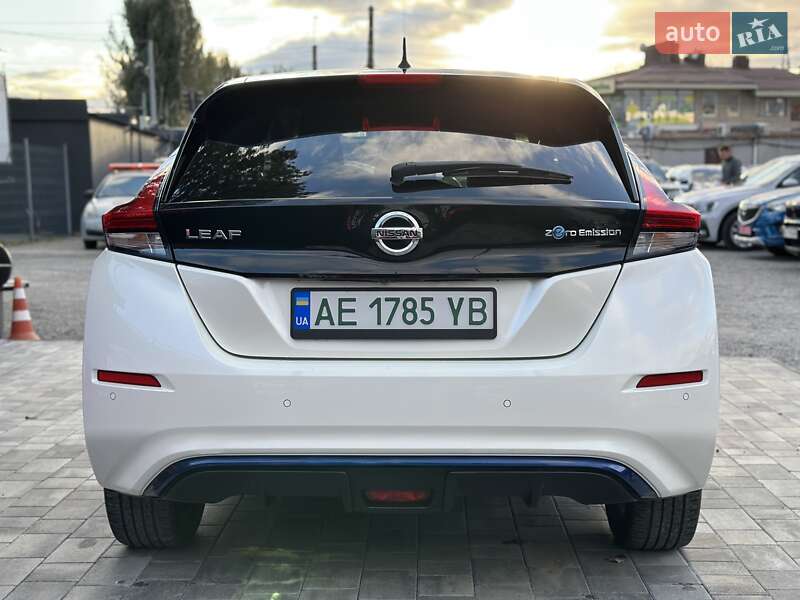 Хетчбек Nissan Leaf 2018 в Дніпрі